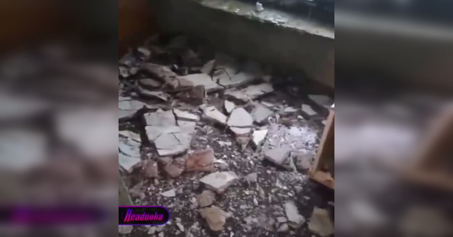 В Челябинской области рухнул потолок в подъезде