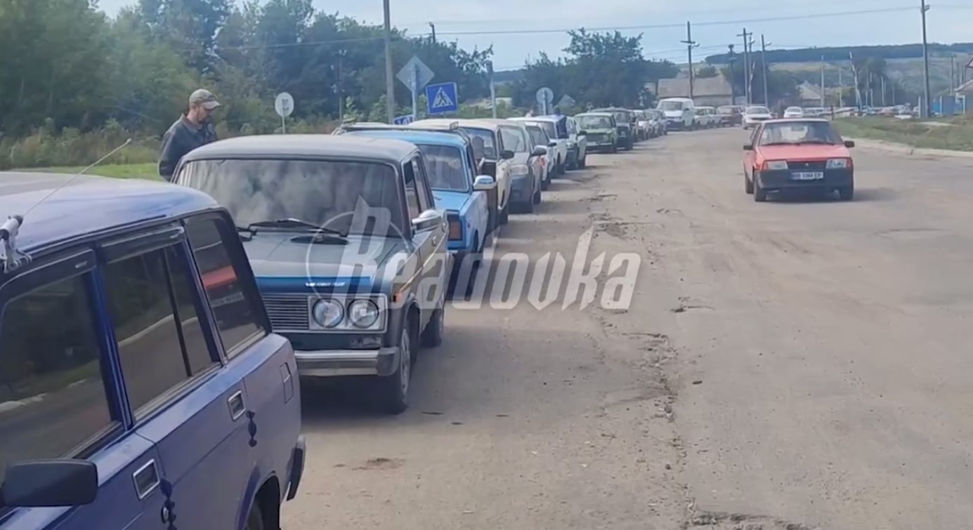 Жители Купянска в спешке покидают свои дома