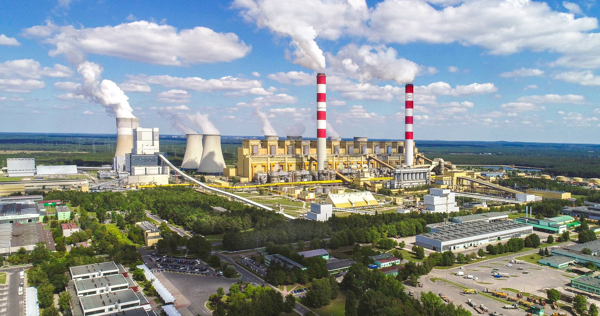Несколько сотен населенных пунктов Украины остались без электричества