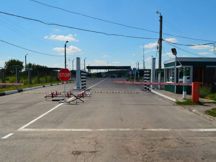 Пострадавшую от обстрелов в Логачевке женщину спасли российские военные