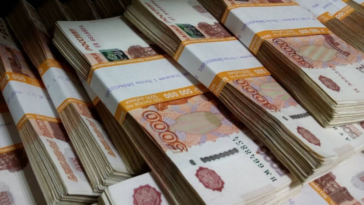 В России второй месяц сокращается профицит бюджета