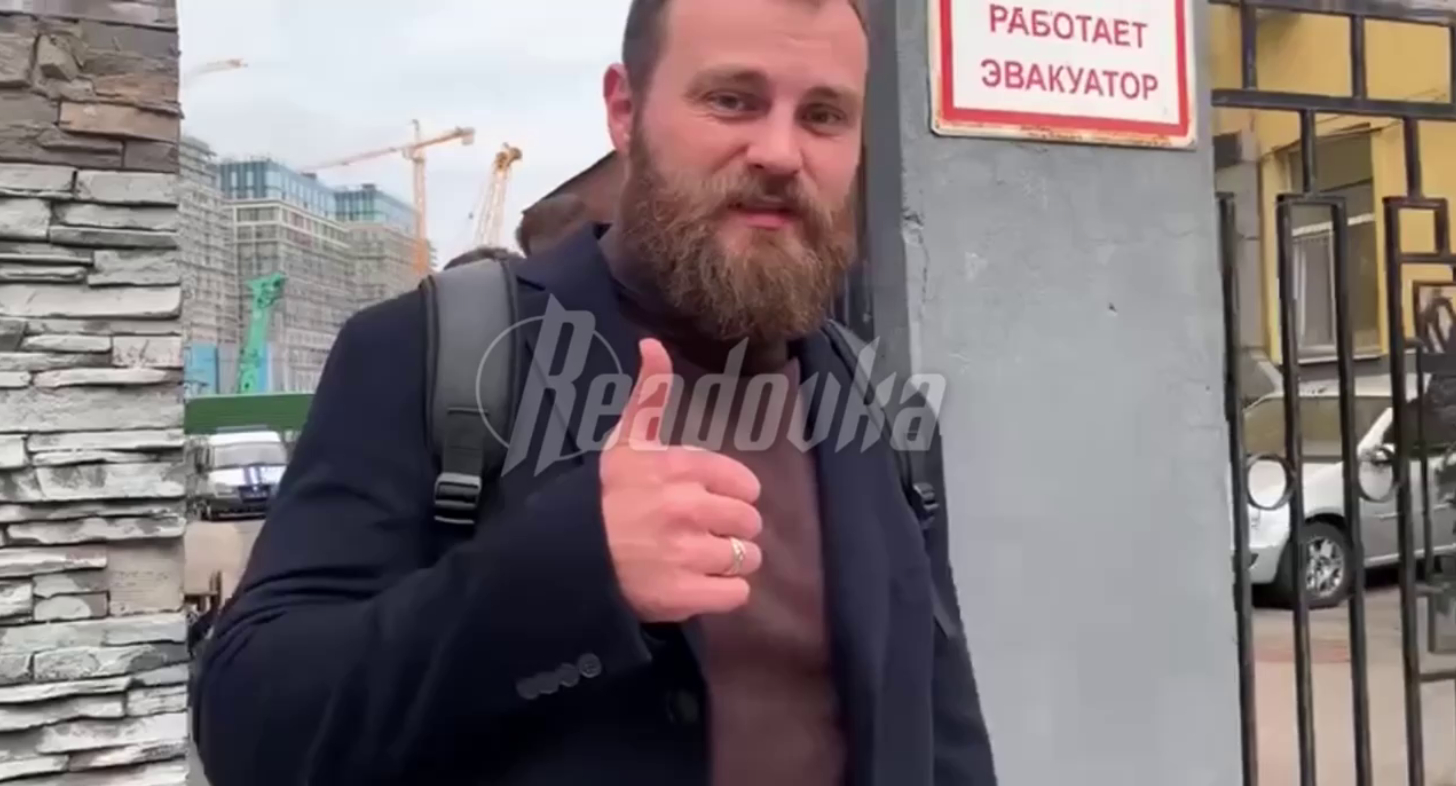 Сотрудник Сбербанка, которого призвали на службу, вернулся домой