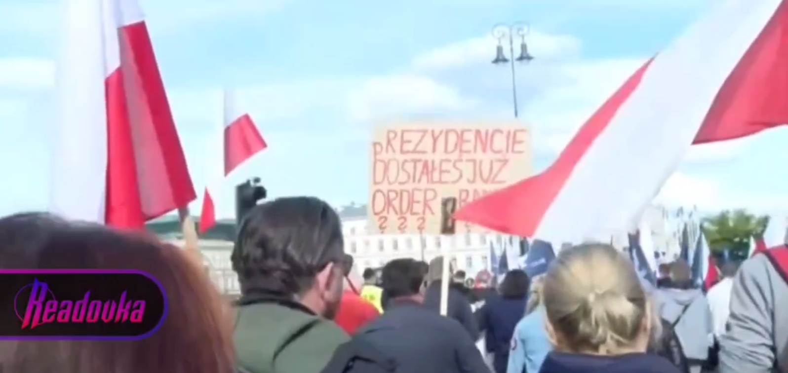 «Помним Волынь»: в столице Польши прошел митинг против украинизации страны