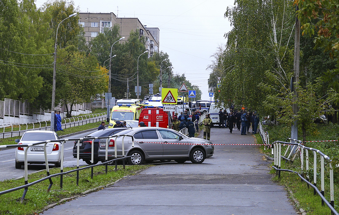 17 человек погибли в Ижевске в результате стрельбы в школе