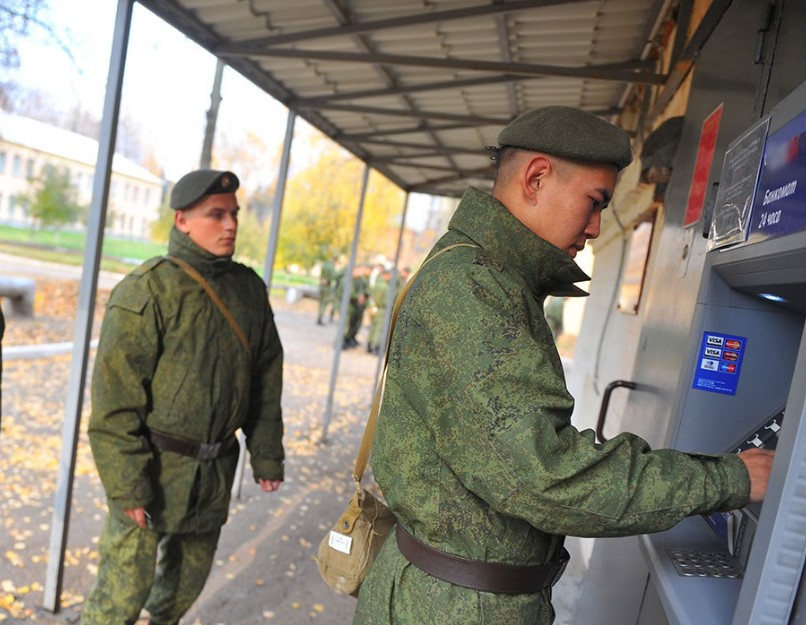 Мобилизованные россияне смогут не платить кредиты во время несения службы