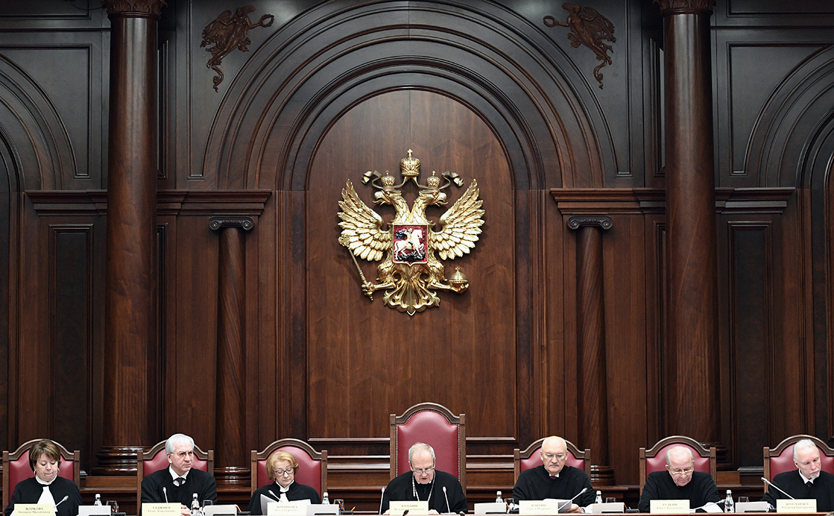 Конституционный суд начал проверку договоров о принятии в состав России новых субъектов