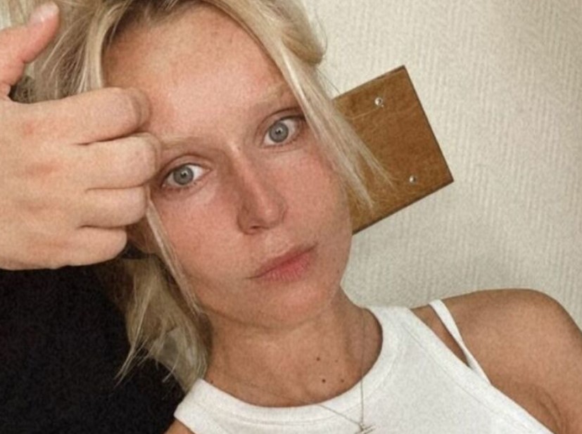 Певица Полина Гагарина решила прервать эксперимент с осветлением бровей