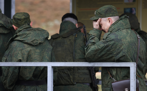 Опытные военнослужащие, получившие ранения, учат мобилизованных резервистов в Крыму