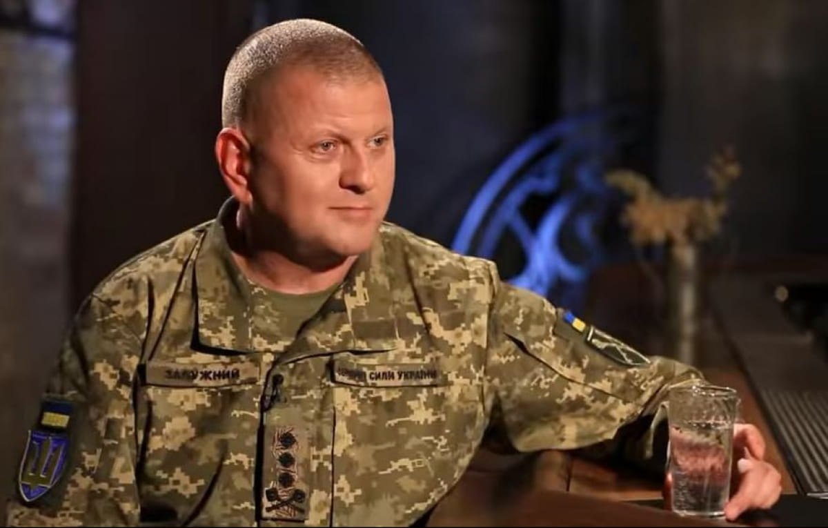 Украинские СМИ призвали к отставке Залужного и высшего военного командования Киева