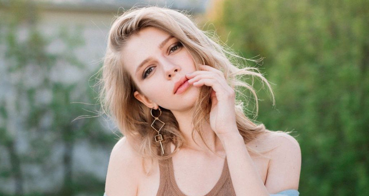 Звезда сериала «СашаТаня» Анастасия Уколова стала мамой