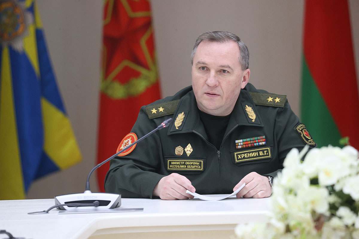 Глава Минобороны Беларусии призвал Киев не провоцировать Минск