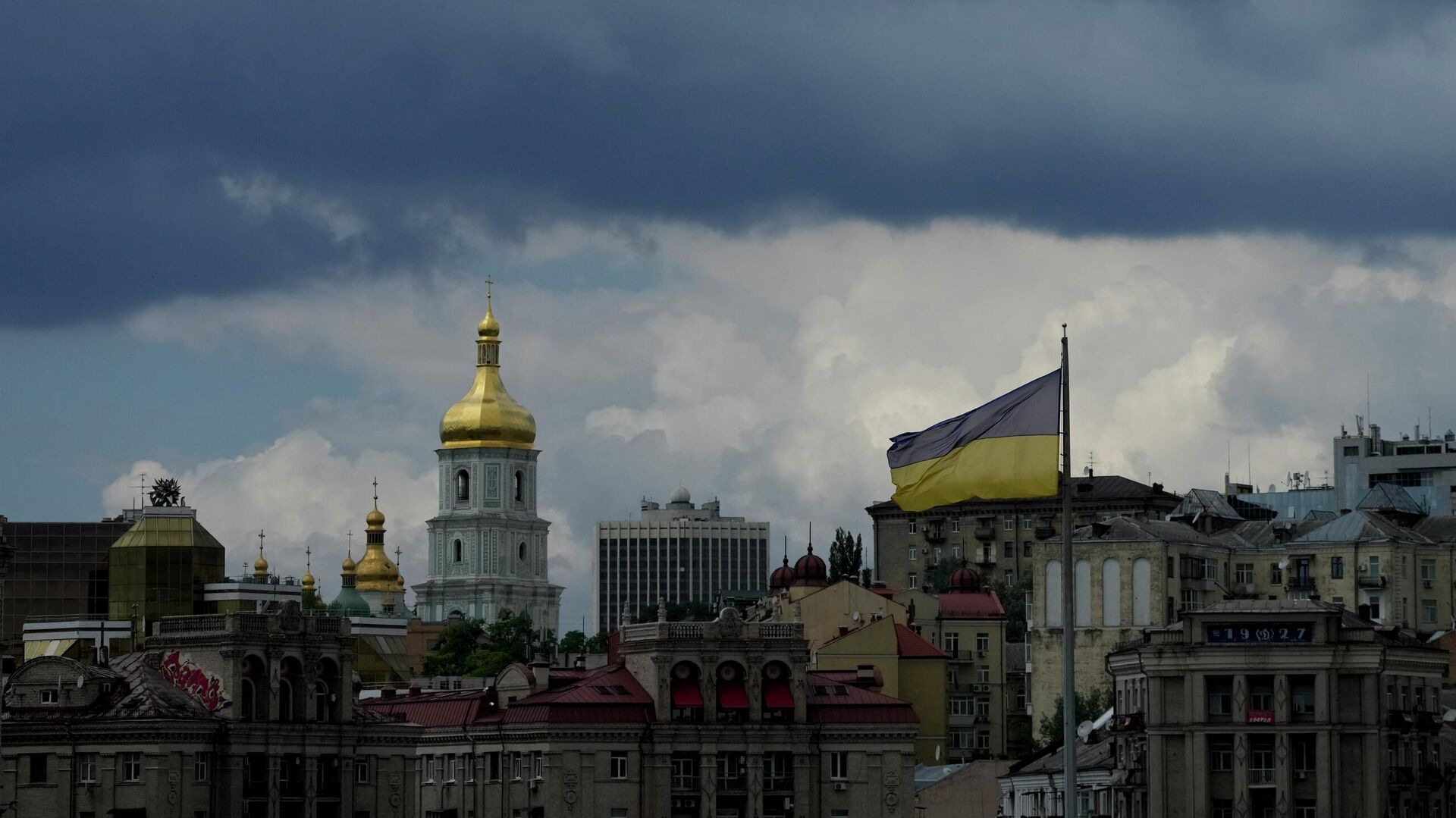 В Киеве вводят почасовые отключения электричества