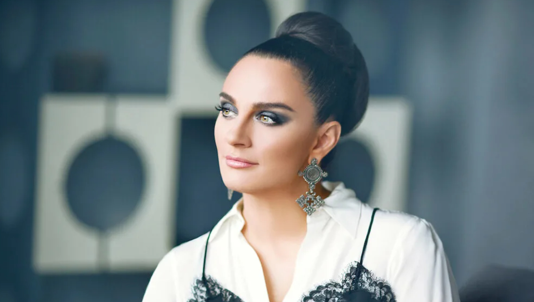 Певица Елена Ваенга из-за болезни перенесла концерты в Подмосковье