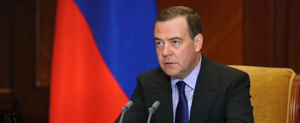 Медведев высказался о поставках вооружения Украине: «престарелые выскочки из НАТО»