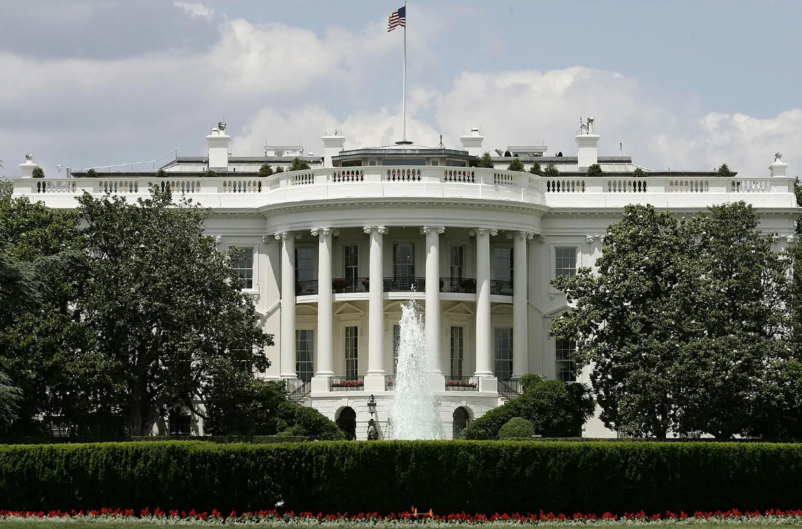 Белый дом: США намерены сдерживать «представляющую опасность Россию»