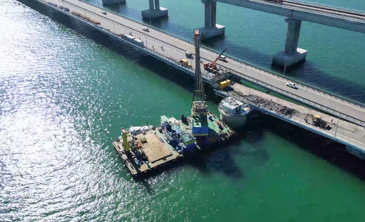 Восстановительные работы на Крымском мосту идут полным ходом