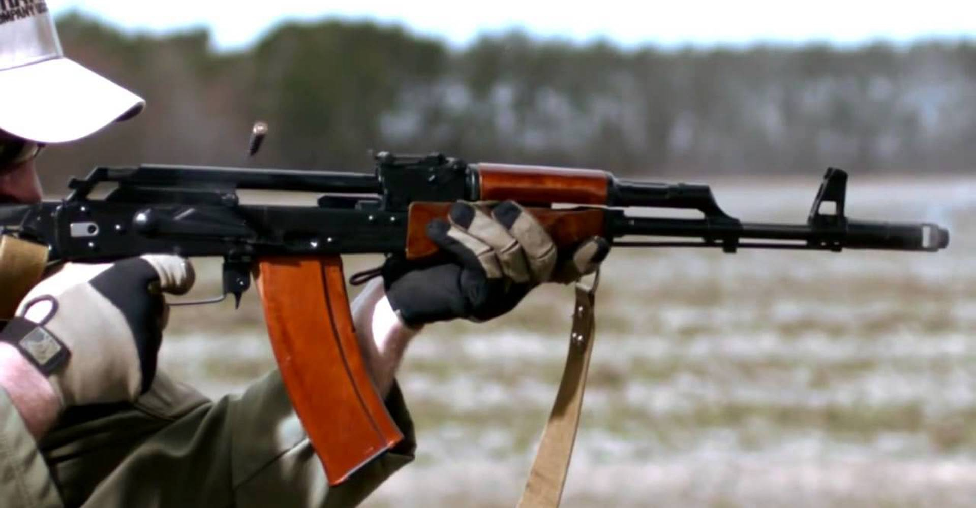 Неизвестный открыл стрельбу на территории воинской части в Белгородской области