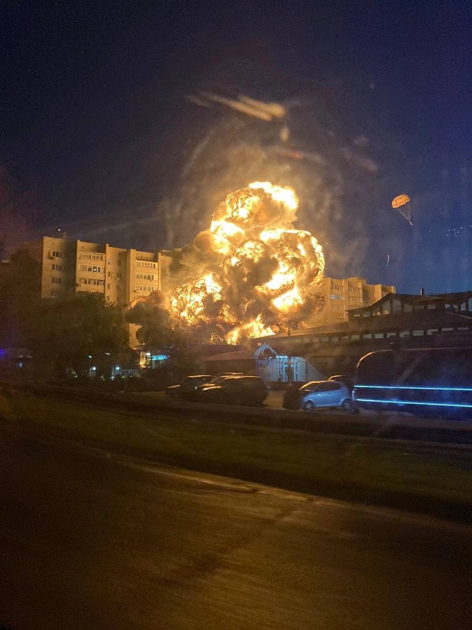 На месте падения самолета в Ейске сгорело 30 квартир