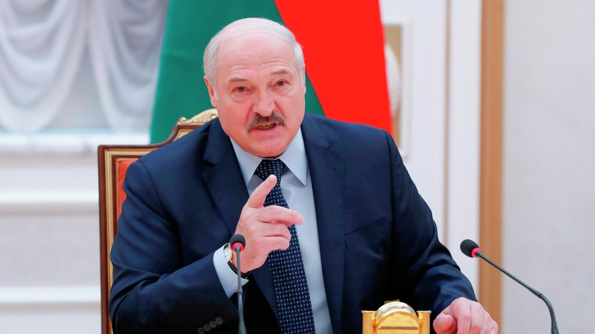 Лукашенко заявил, что Белоруссия ни с кем не собирается воевать