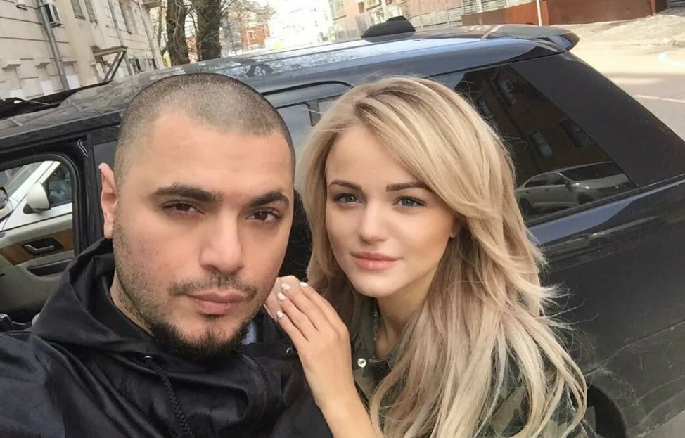 Рэпер Птаха официально развелся с женой