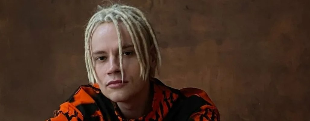 Продюсер Дмитрий Ашуров заявил, что певцу SHAMAN рано радоваться славе