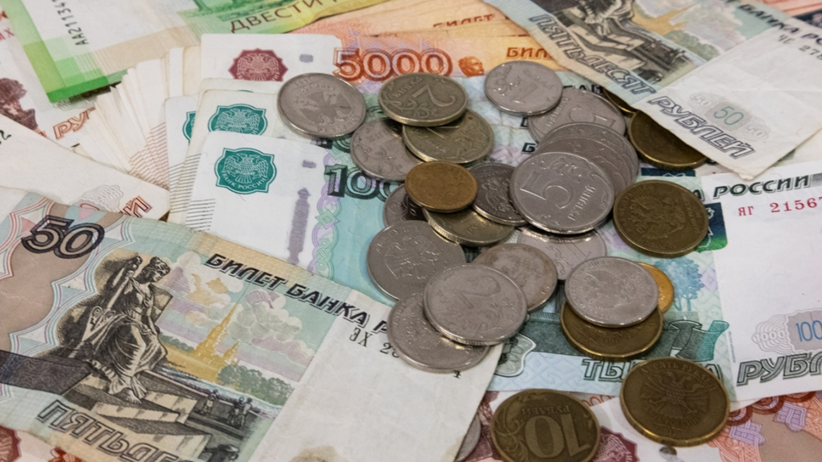 Объявившийся отец судится за выплаты и машину погибшего в ЛНР сына