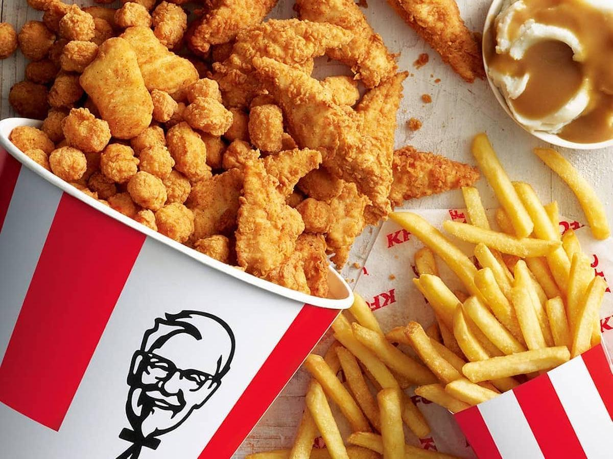 Владелец KFC распродает рестораны в РФ представителям местного менеджмента
