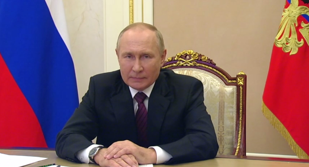 Путин: необходимо обновлять процедуры и нормативные базы в целом