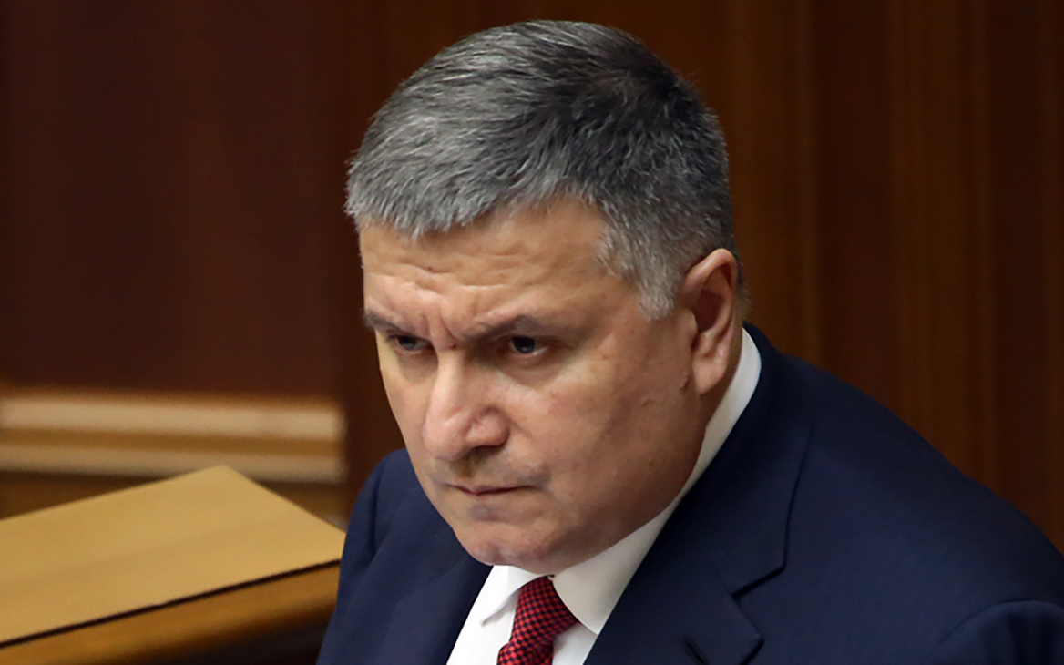 Экс-глава МВД Украины: США стали поставлять Украине меньше оружия