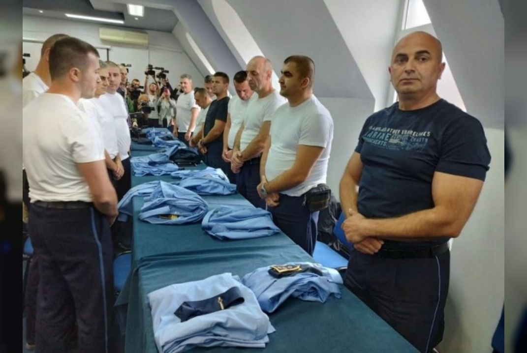 Сербы в знак протеста отказываются от работы в госорганах Косово