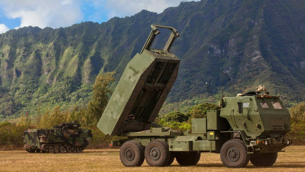 По центру Донецка было выпущено шесть ракет РСЗО HIMARS