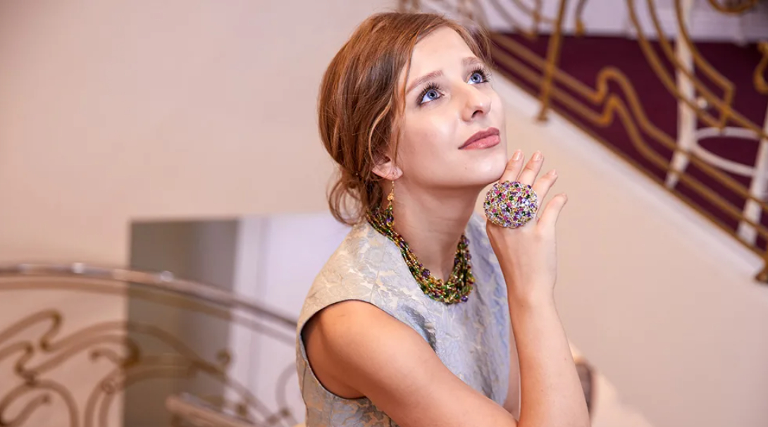 Лиза Арзамасова станет педагогом в московской школе за один млн рублей