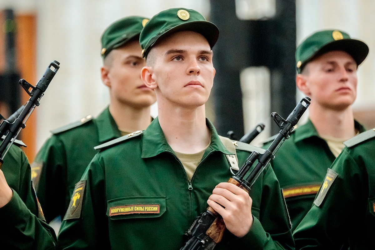 За год должны успеть отдать долг: идею об удвоенном сроке срочной службы  не поддержали