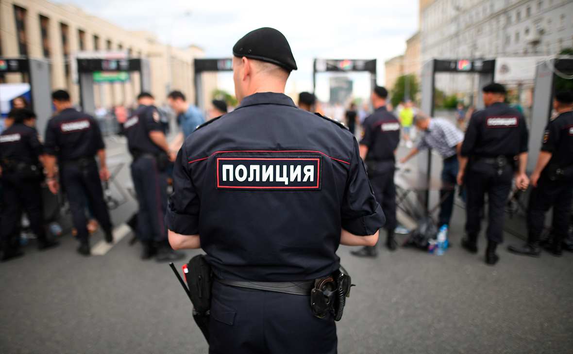 ВЦИОМ: более 60% россиян доверяют сотрудникам полиции