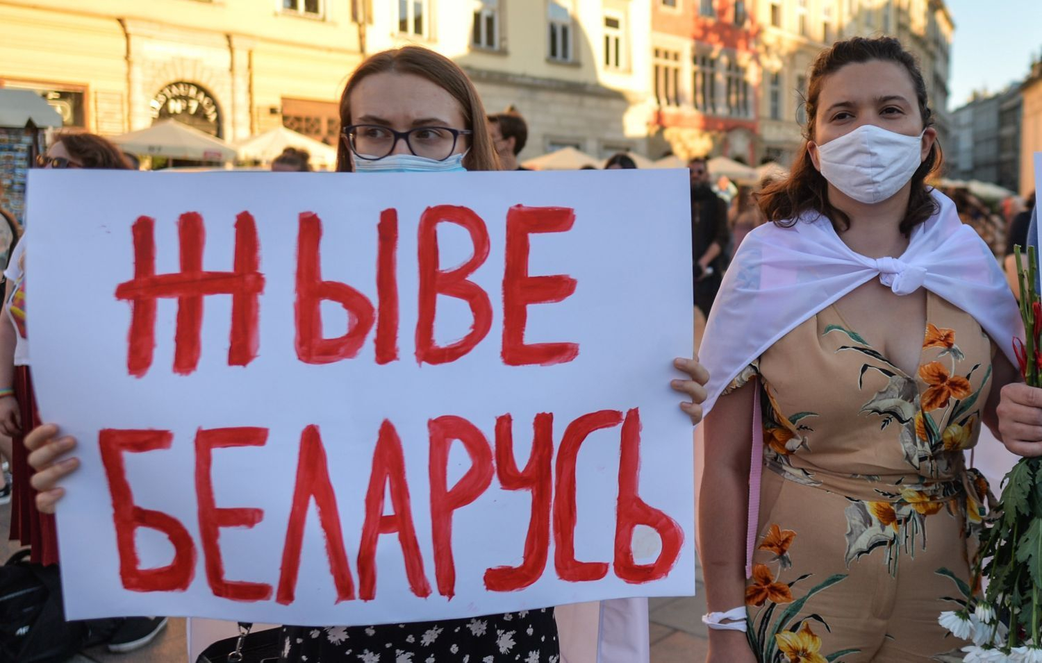 Жить запретили: Минск внес лозунг «Жыве Беларусь» в список нацистской символики