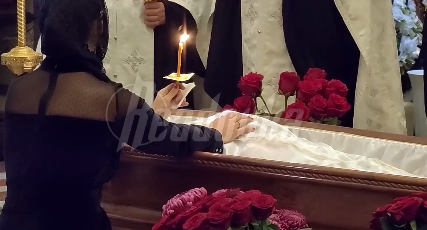 На панихиде в Симферополе присутствует супруга Кирилла Стремоусова