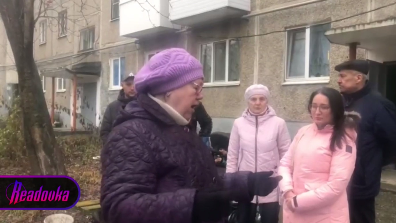 В Свердловской области разгневанные жители вылили фекалии на стол в приемной «Водоканала»