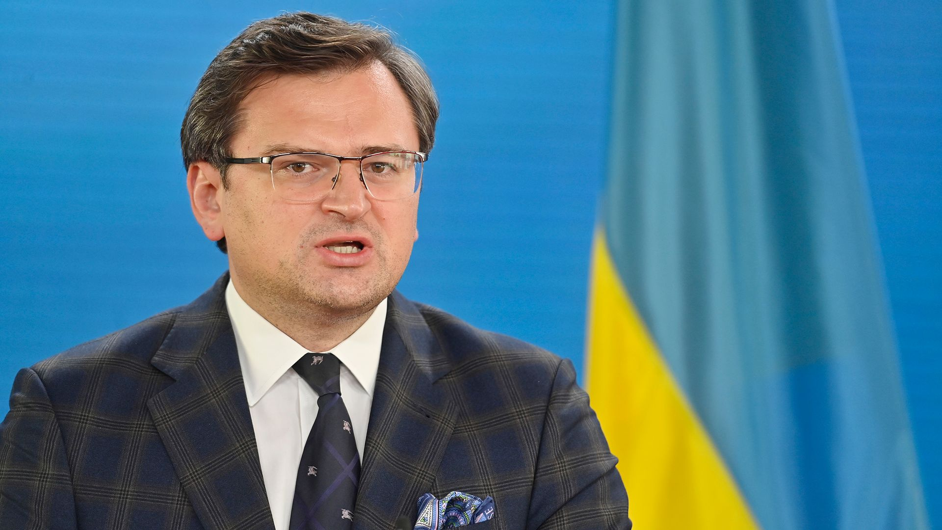 Кулеба призвал к жесткому ответу за падение ракеты в Польше