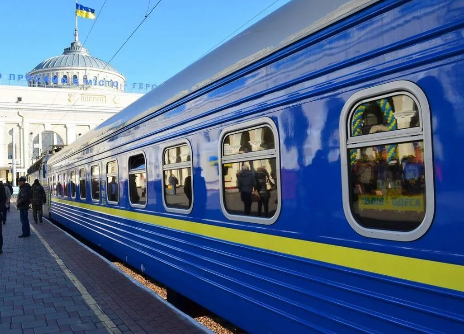 Украинские СМИ сообщают о подрыве железнодорожных путей в Одесской области