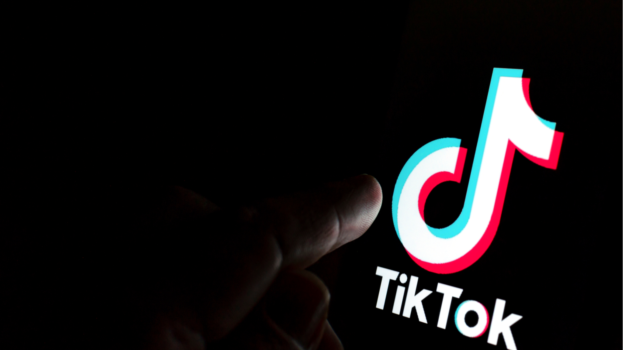 «Попытка – не пытка!»: TikTok не справляется с наплывом детской порнографии