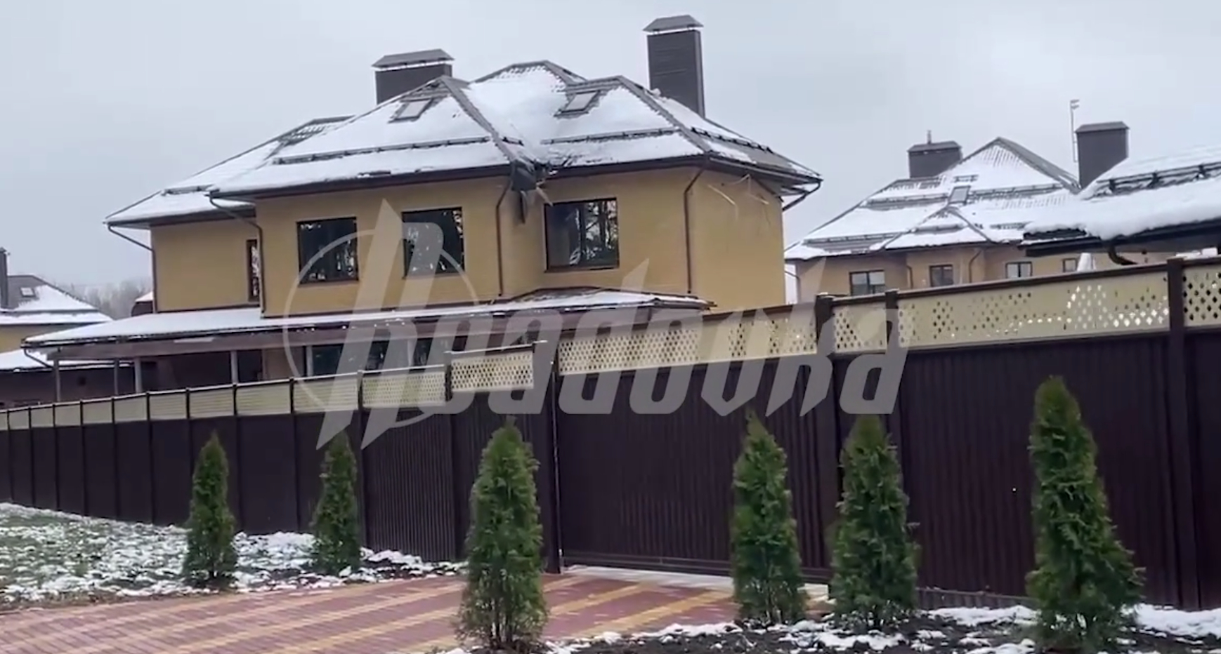 Украинские боевики ударили по элитному микрорайону в Белгородской области