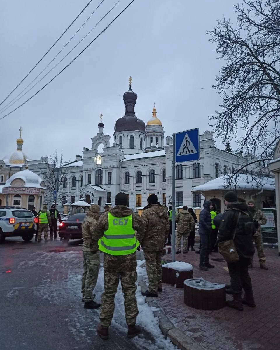 СБУ проводит обыски в Киево-Печерской Лавре