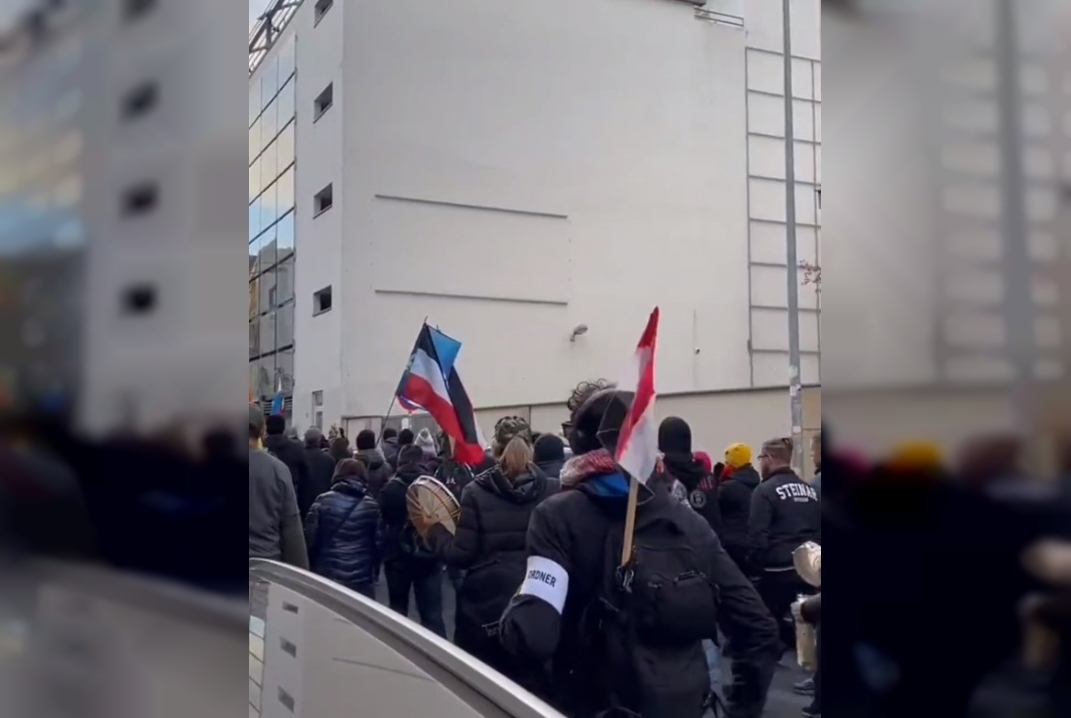 В Германии проходят антиамериканские митинги