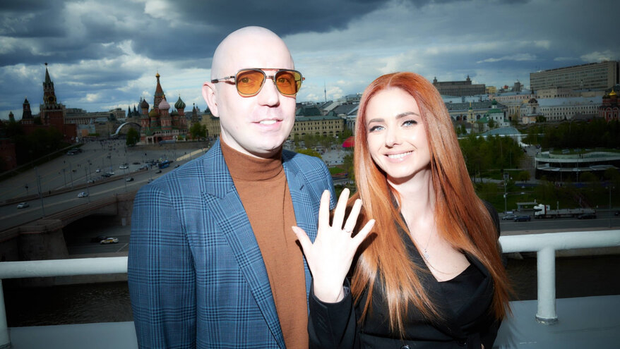 «Он не умеет держать язык за зубами»: беременная Лена Катина о проблемах в браке