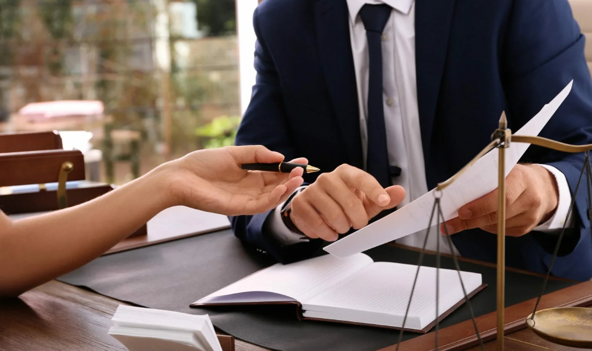 В профессии, пребывающие в запасе и подлежащих бронированию от мобилизации вошли адвокаты