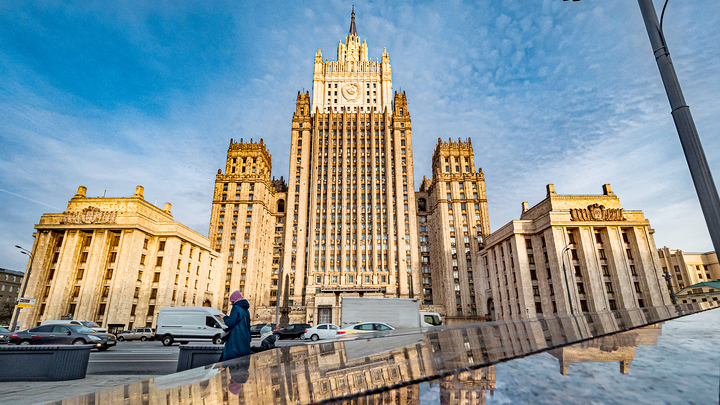 МИД РФ: ЕК лихорадочно пытается своровать замороженные российские активы