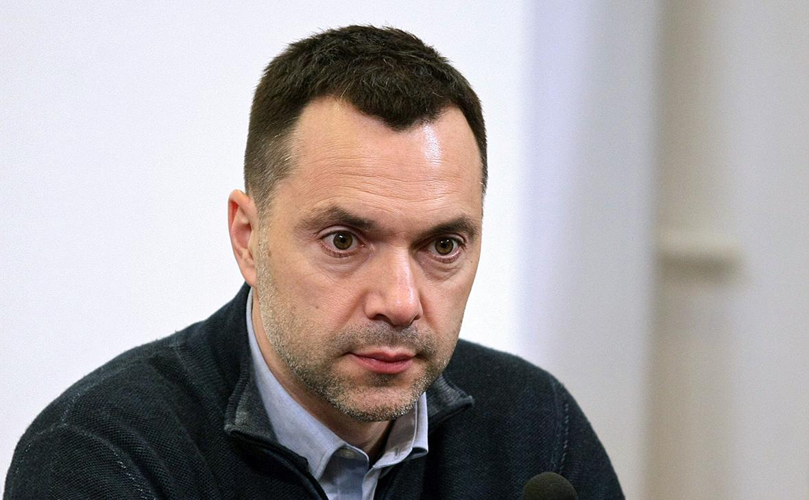 Арестович заявил, что число погибших солдат ВСУ «немного превышает» 10 тысяч человек