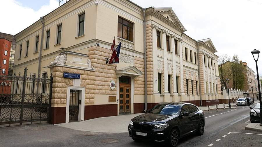 Сотрудник российского посольства в Вильнюсе объявлен персоной нон-грата