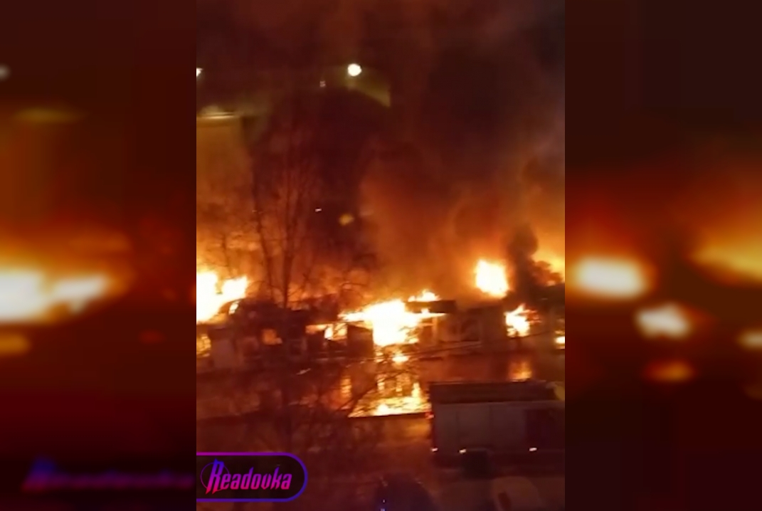 Торговые павильоны горят в Минусинске
