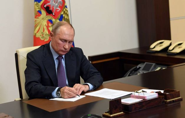 Путин подписал закон о запрете митингов